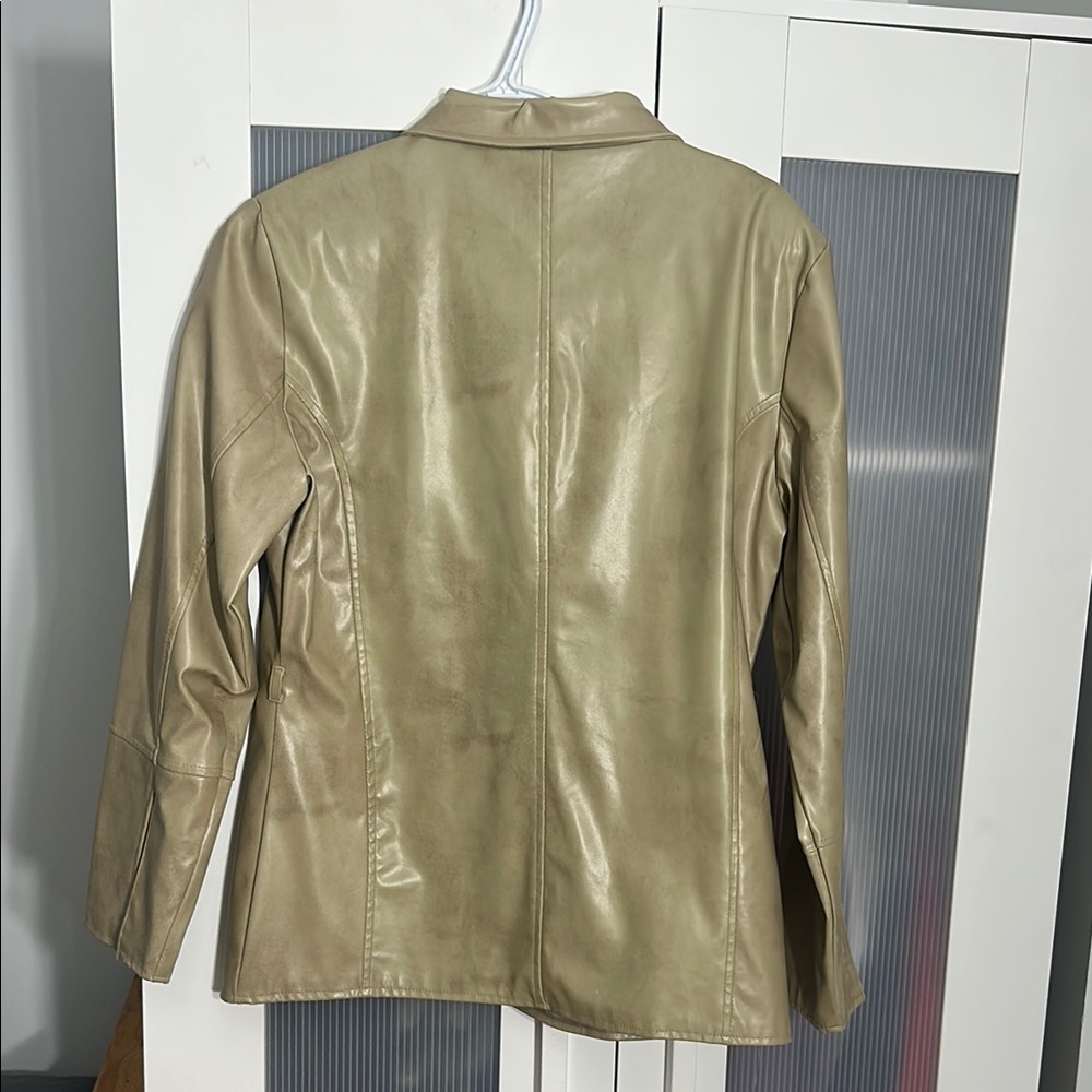 Leather jacket - Picture 3 of 3